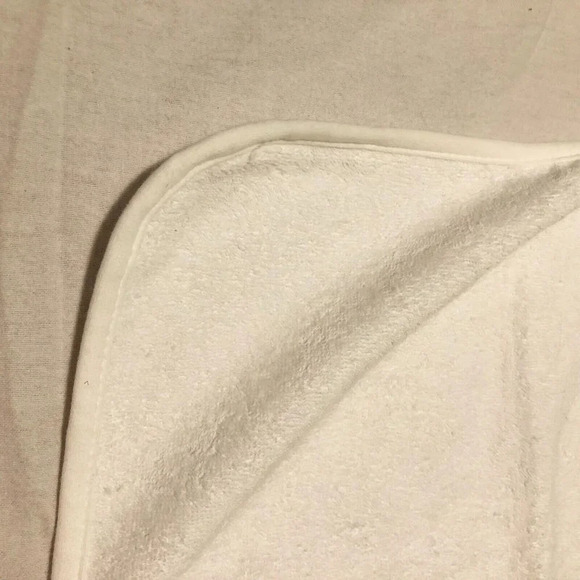 Royal Doulton Bunnykins Baby  Hooded Towel - Picture 6 of 16